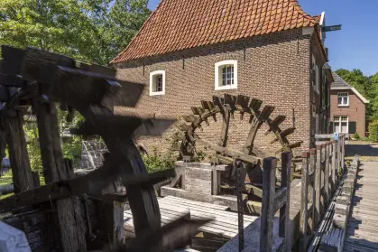 Waterraderen van een historische watermolen